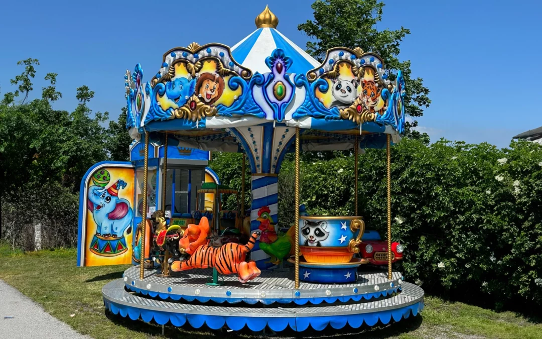 Karussell-Blaue-Lagune